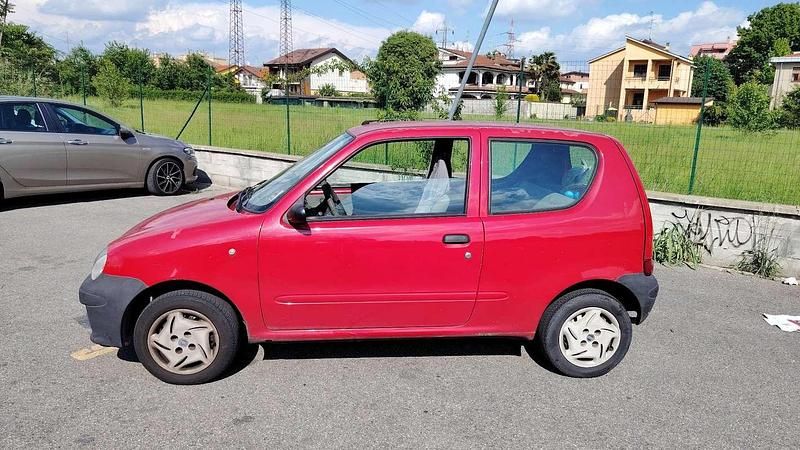 Usata Fiat 600 54 CV (39 kW) 2007 Utilitaria