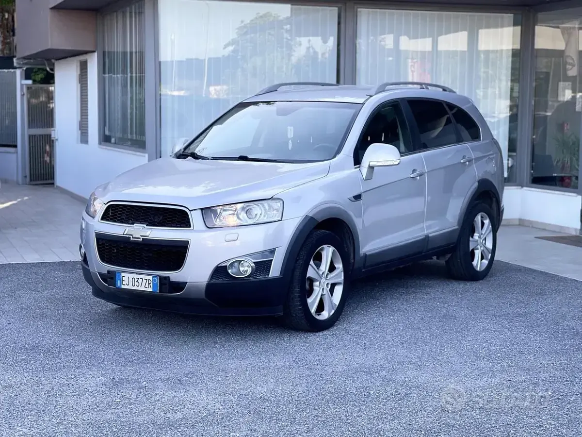 Usata Chevrolet Captiva 184 CV (135 kW) 2011 Grigio SUV