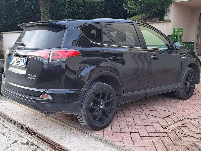 Usata Toyota RAV4 Hybrid 155 CV (114 kW) 2018 Nero SUV