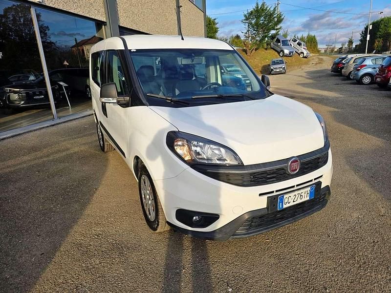 Usata Fiat Doblò 95 CV (69 kW) 2020 Bianco Monovolume