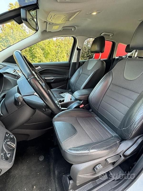 Usata Ford Kuga 150 CV (110 kW) 2016 Bianco SUV