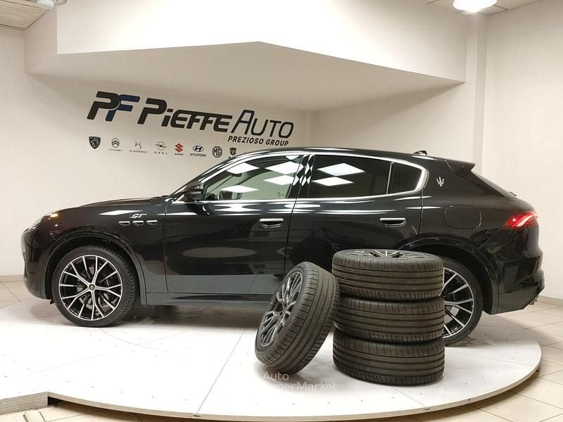 Begagnad Maserati Grecale GT 300 HK (220 kW) 2024 Svart SUV