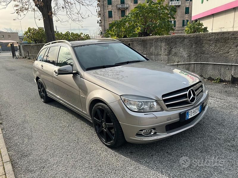 Usata Mercedes C220 Avantgarde 170 CV (125 kW) 2009 Grigio Station wagon