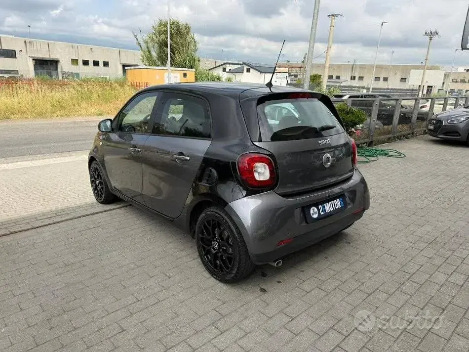 Usata Smart ForFour Passion 71 CV (52 kW) 2016 Utilitaria