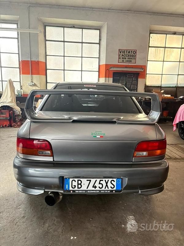 Usata Subaru Impreza 211 CV (155 kW) 1997 Grigio Berlina