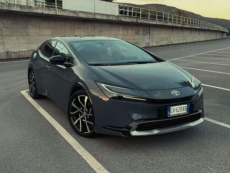Usata Toyota Prius Lounge 223 CV (164 kW) 2024 Grigio Berlina