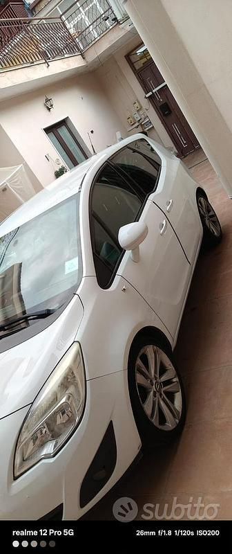 Bianco Usata 2013 Opel Meriva Monovolume | 3800 € - Immagine 1/4