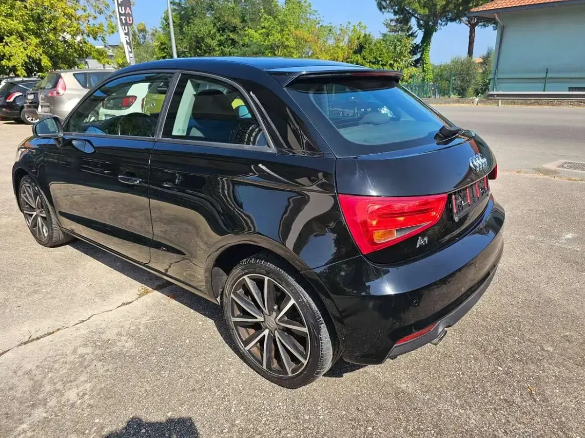 Usata Audi A1 Ambiente 82 CV (60 kW) 2016 Nero Utilitaria