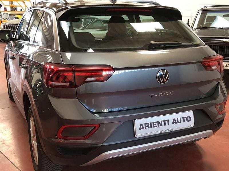 Usata VW T-Roc 150 CV (110 kW) 2023 Argento SUV