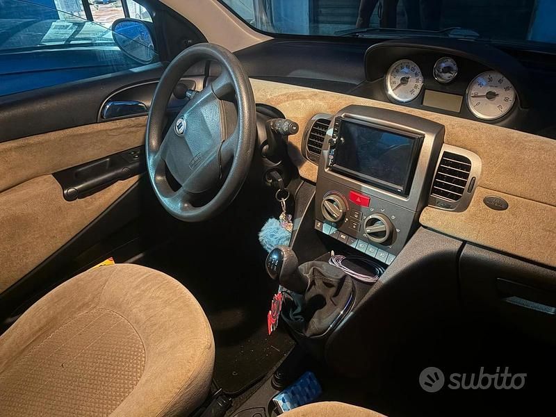 Usata Lancia Ypsilon 75 CV (55 kW) 2004 Utilitaria