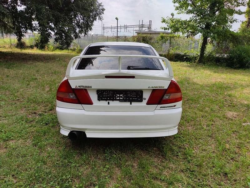 Usata Mitsubishi Lancer 280 CV (205 kW) 1996 Bianco Berlina