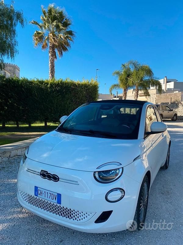 Usata Fiat 500e 69 kW (95 CV) 2021 Bianco Cabrio