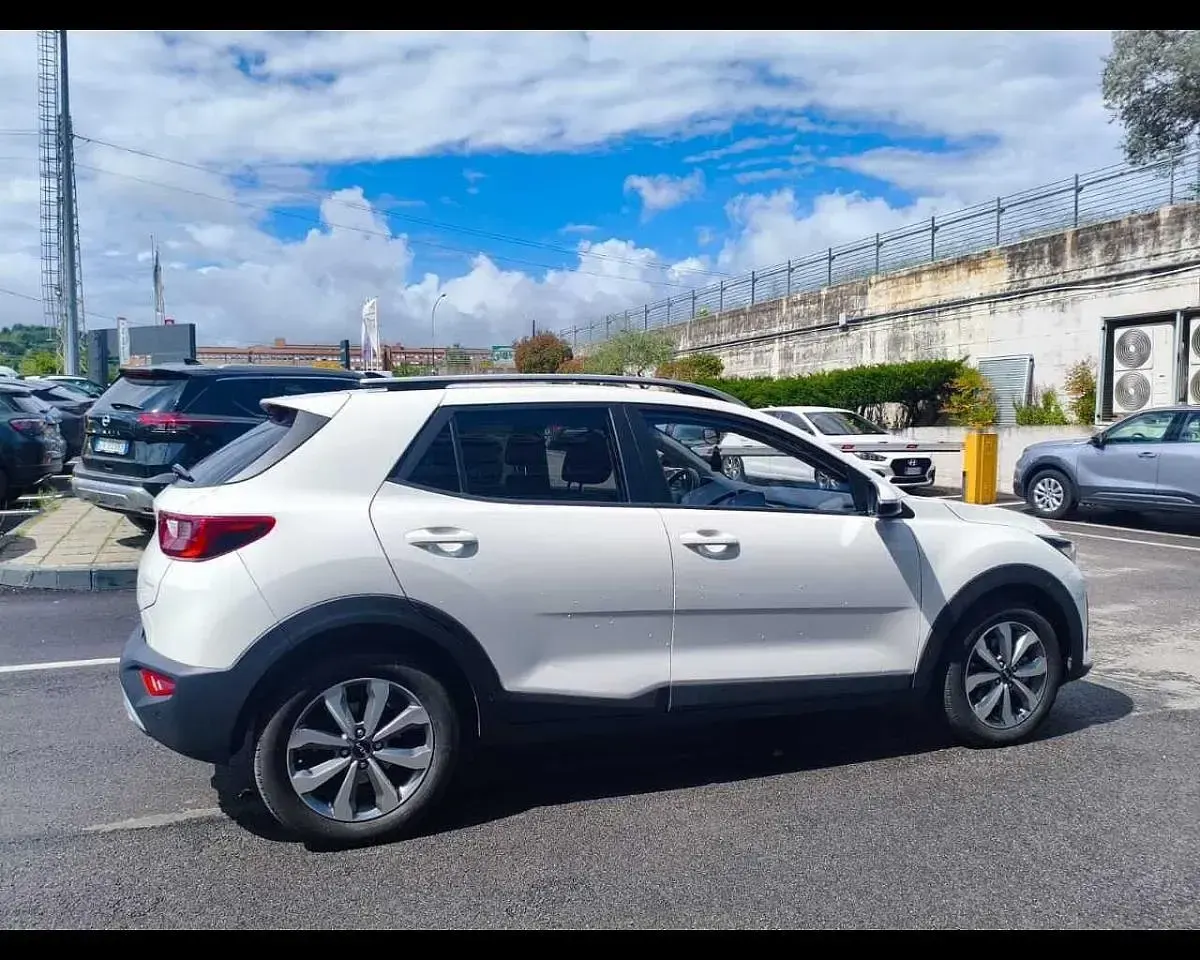 Gebraucht Kia Stonic Style 77 PS (56 kW) 2025 Weiß SUV