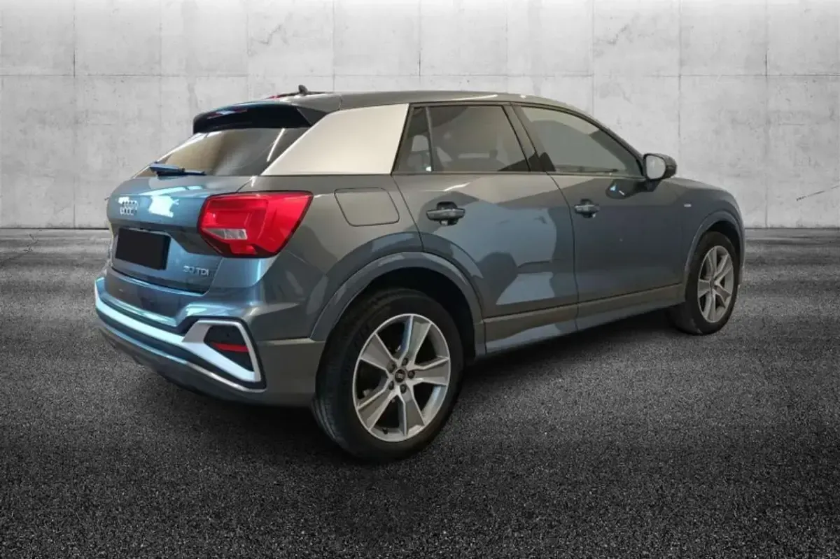 Usata Audi Q2 S-Line 116 CV (85 kW) 2023 Grigio SUV