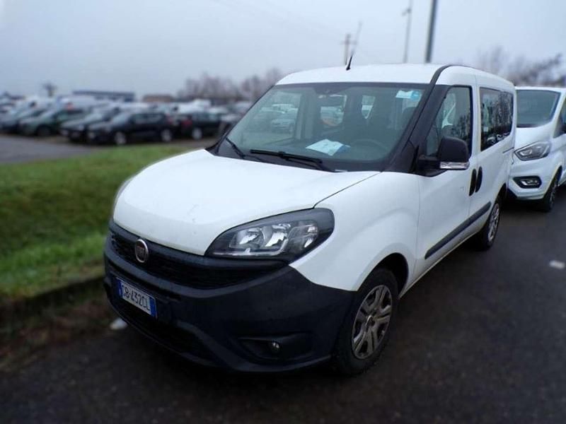 Usata Fiat Doblò Easy 95 CV (69 kW) 2020 Bianco Monovolume