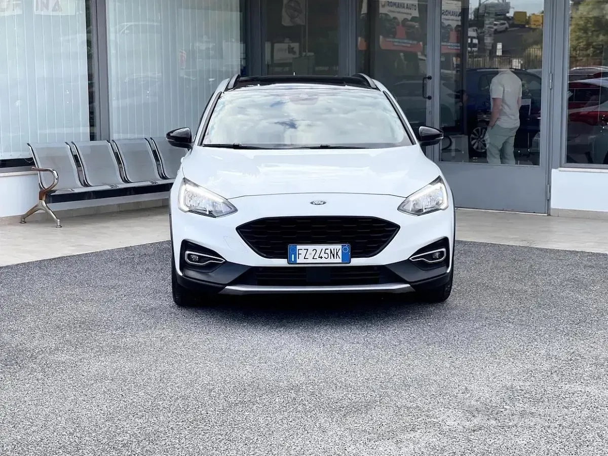 Usata Ford Focus 125 CV (91 kW) 2019 Bianco Berlina