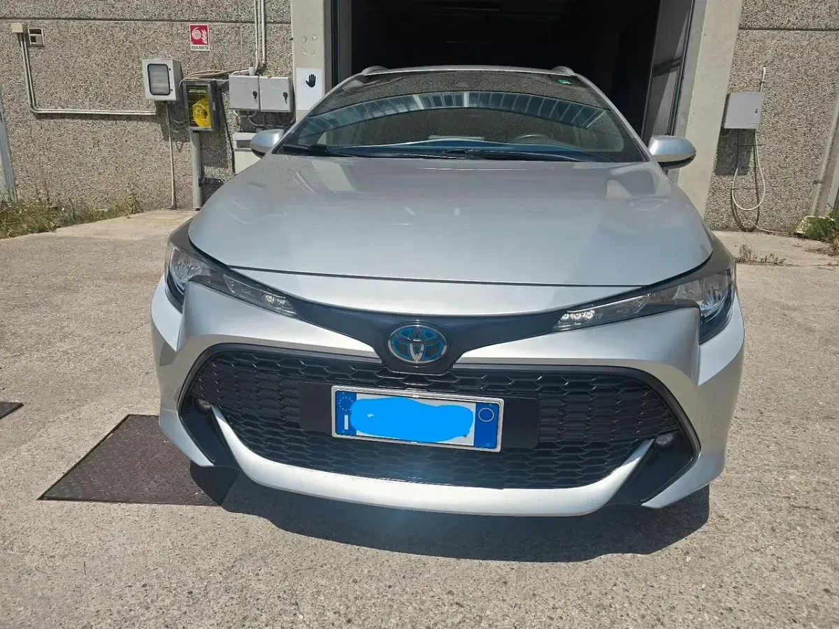 Usata Toyota Corolla Business Edition 97 CV (71 kW) 2021 Argento Station wagon