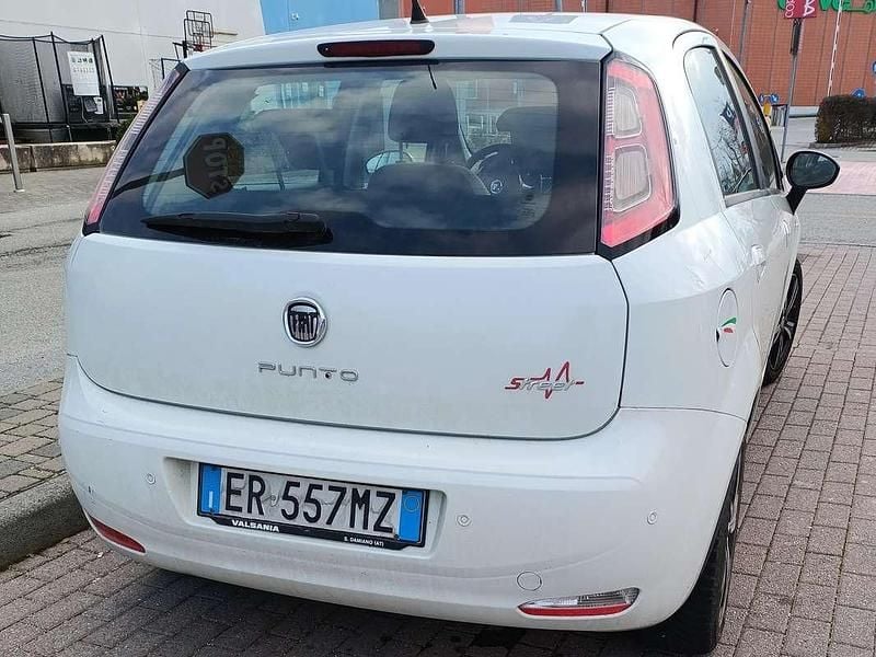 Usata Fiat Punto Easy 69 CV (50 kW) 2013 Bianco Utilitaria