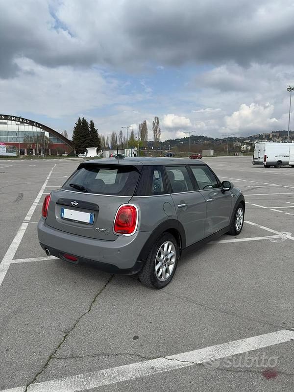 Usata Mini Cooper 116 CV (85 kW) 2018 Grigio Utilitaria