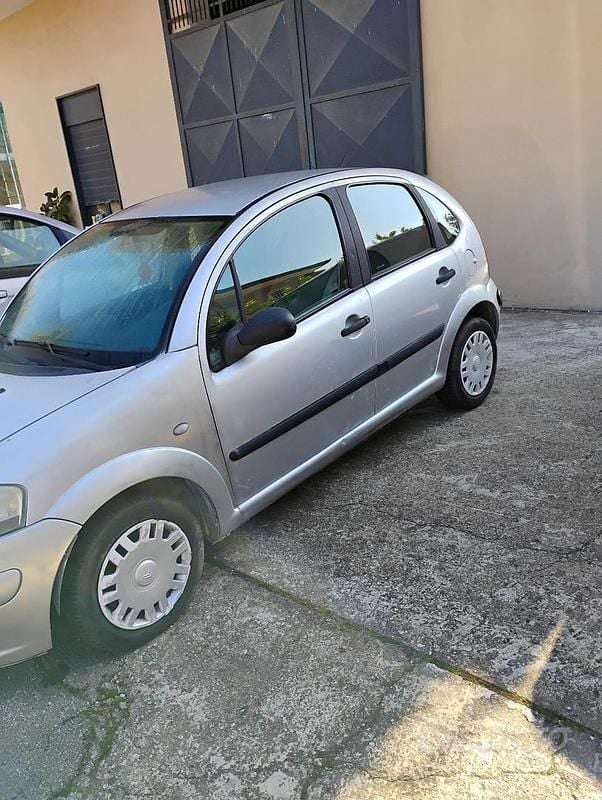 Usata Citroën C3 70 CV (51 kW) 2004 Grigio Berlina