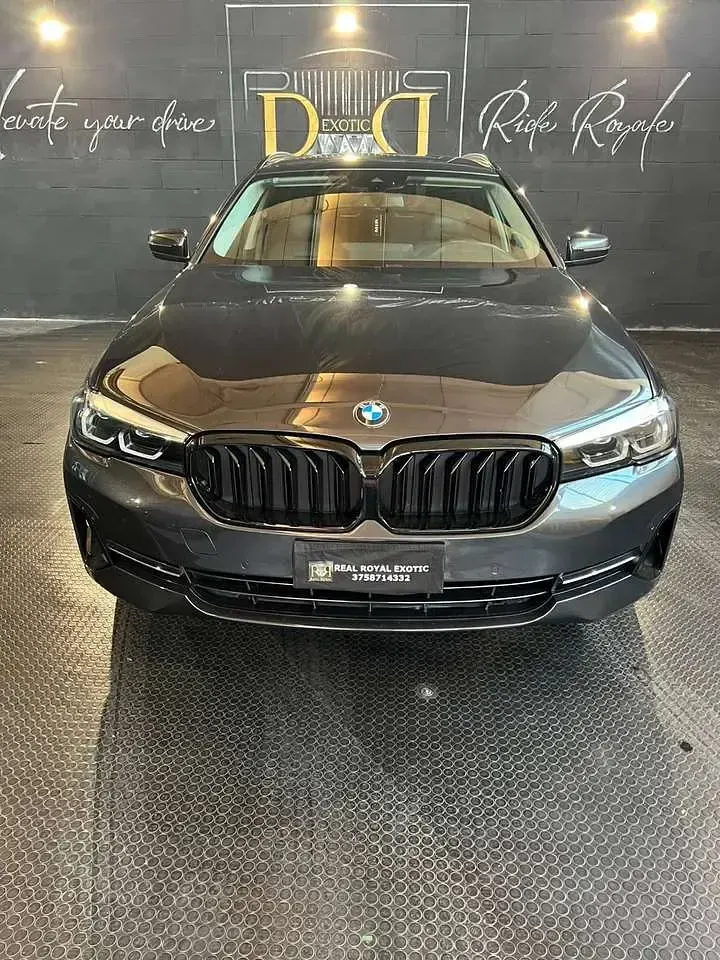 Usata BMW 520 190 CV (139 kW) 2022 Black box generico Berlina