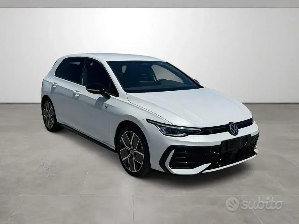 Nuova VW Golf VIII R-line Plus 150 CV (110 kW) 2026 Grigio Berlina