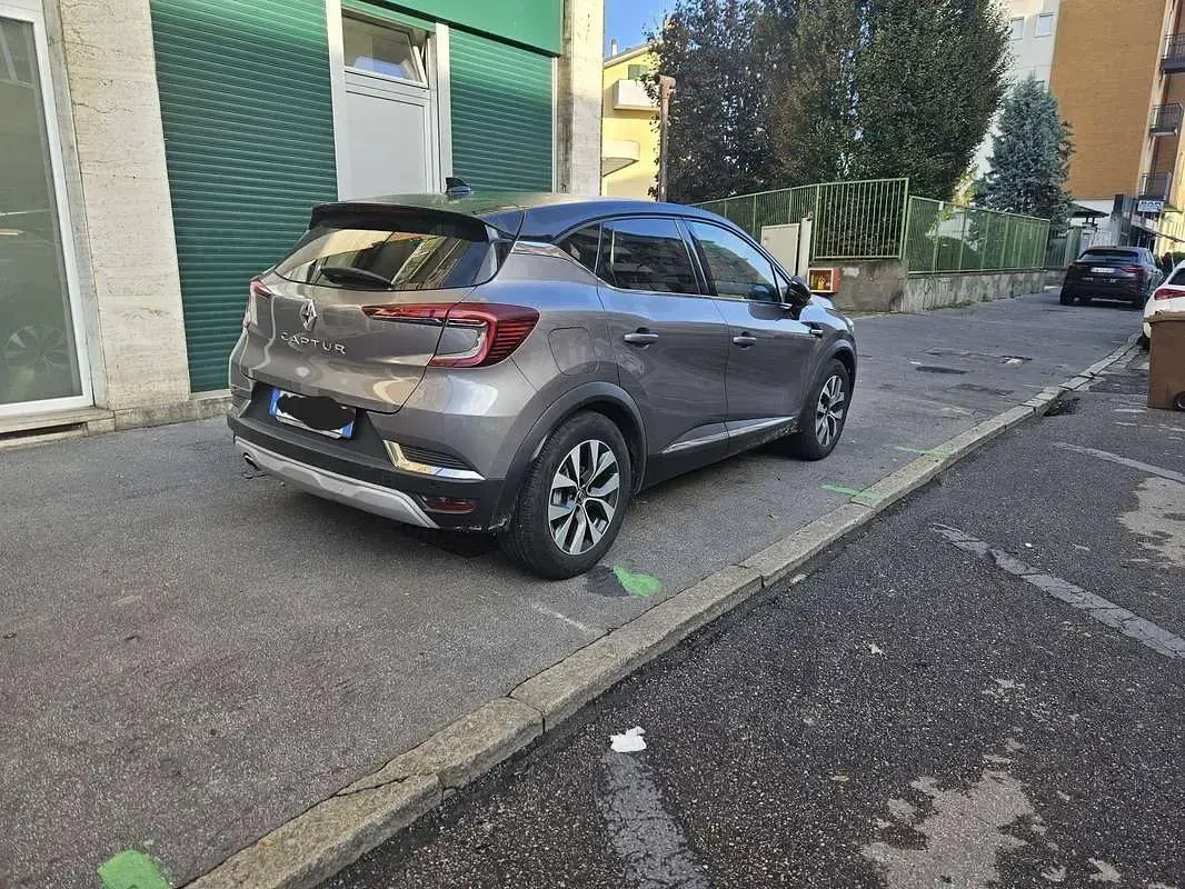 Usata Renault Captur Intens 95 CV (69 kW) 2020 Grigio SUV