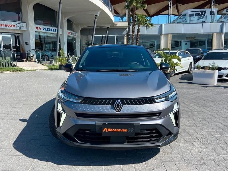 Usata Renault Captur Techno 91 CV (66 kW) 2025 Grigio SUV