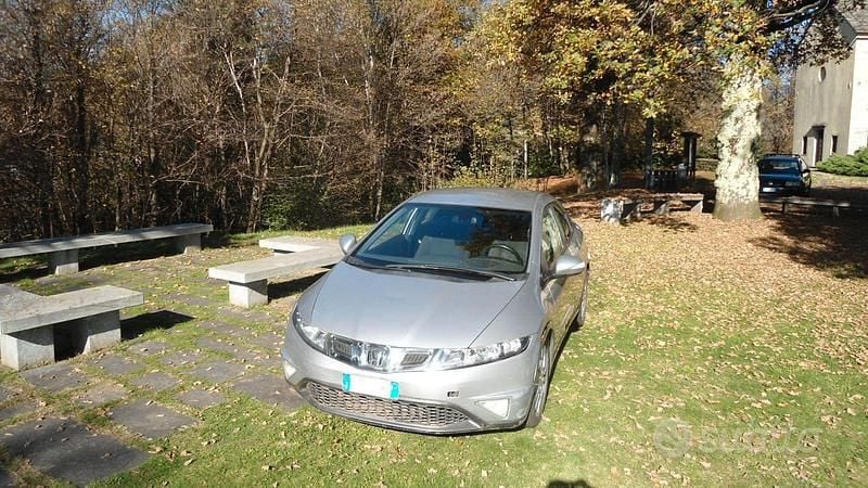 Usata Honda Civic 140 CV (102 kW) 2010 Grigio Berlina