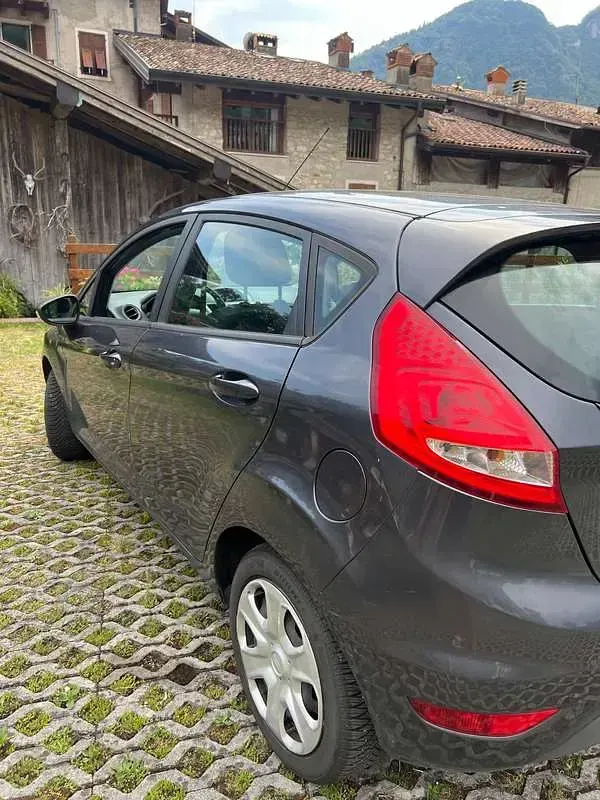 Usata Ford Fiesta 82 CV (60 kW) 2009 Berlina