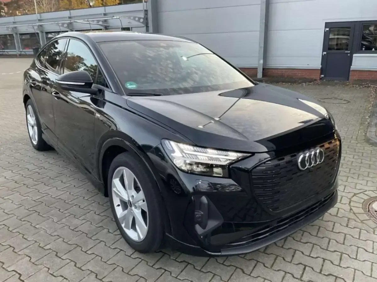 Usata Audi Q4 e-tron S-Line 69 kW (95 CV) 2022 Nero SUV