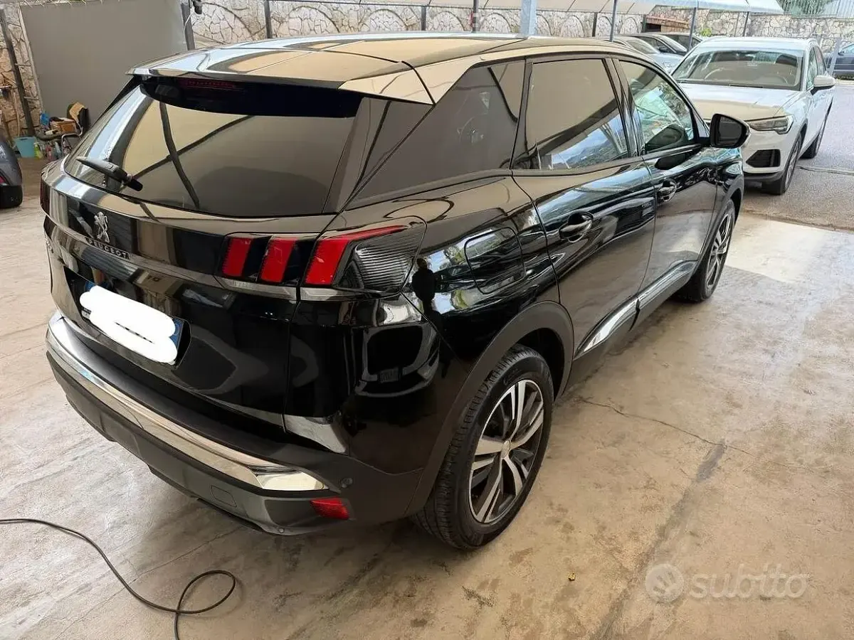 Usata Peugeot 3008 Allure 131 CV (96 kW) 2023 Nero SUV
