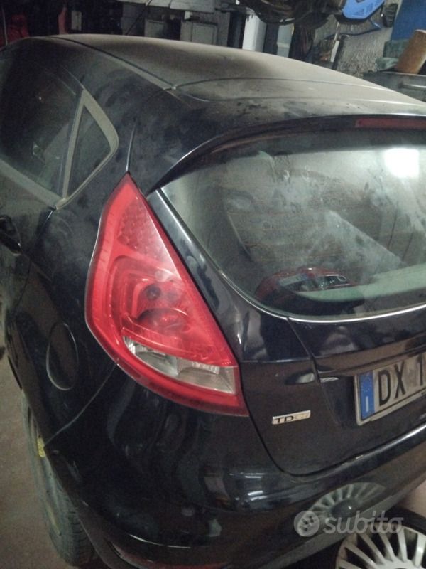 Usata Ford Fiesta 70 CV (51 kW) 2009 Nero Utilitaria