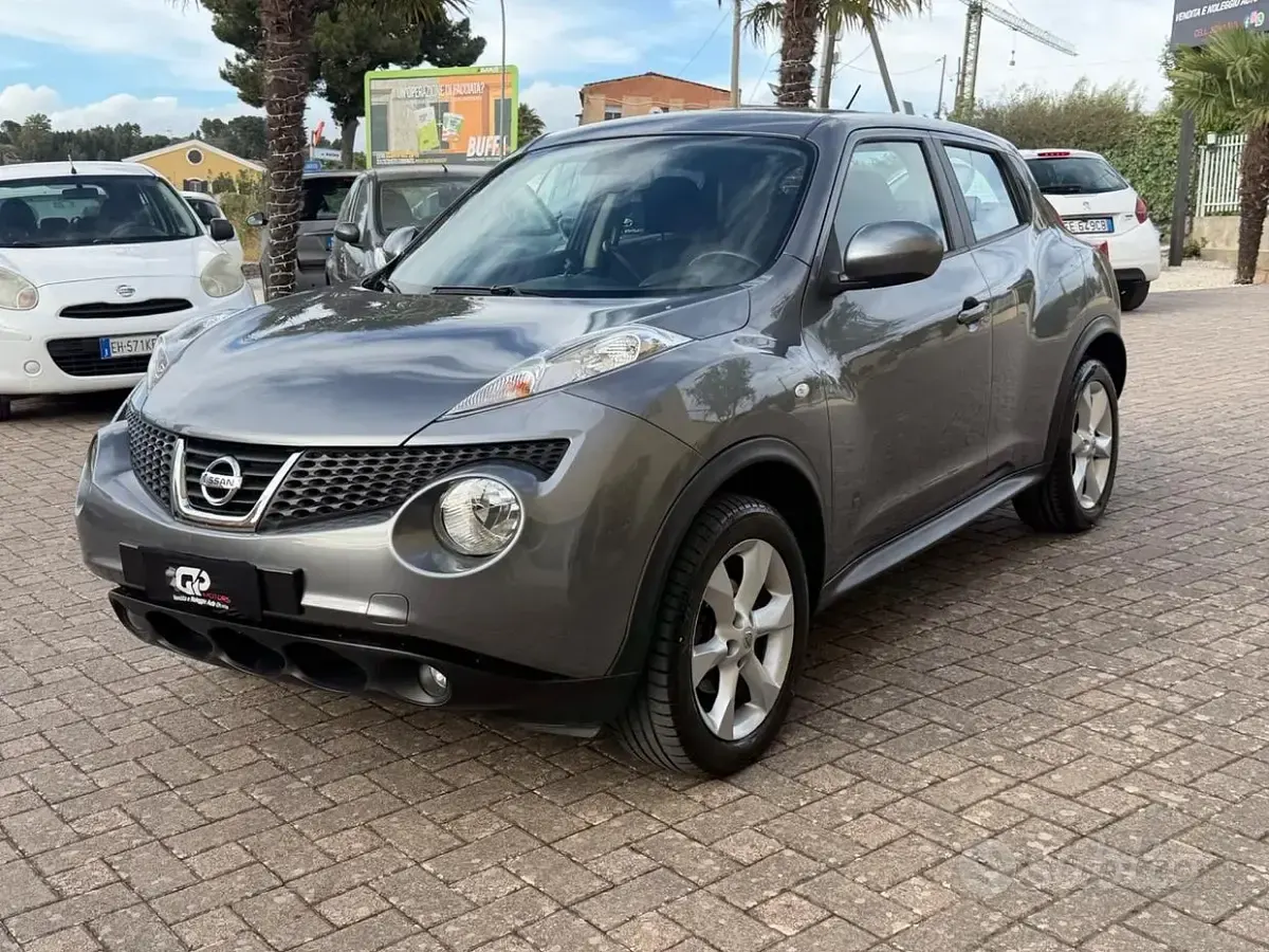 Usata Nissan Juke Tekna 110 CV (80 kW) 2013 Grigio SUV