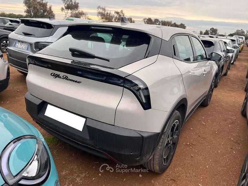 Usata Alfa Romeo Junior 61 kW (84 CV) 2025 Avorio galleria SUV