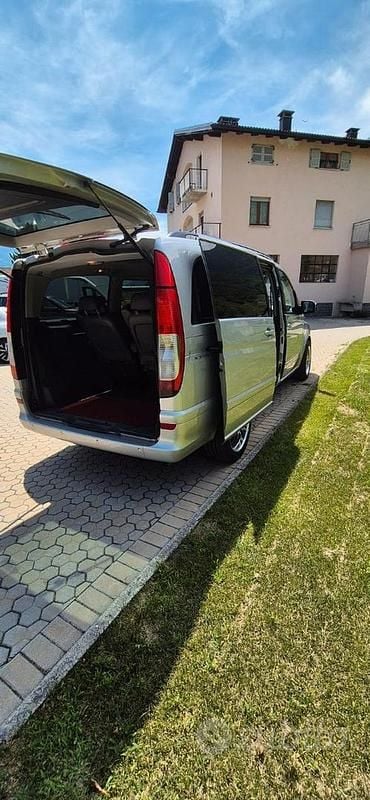 Usata Mercedes Viano 163 CV (119 kW) 2010 Grigio Monovolume