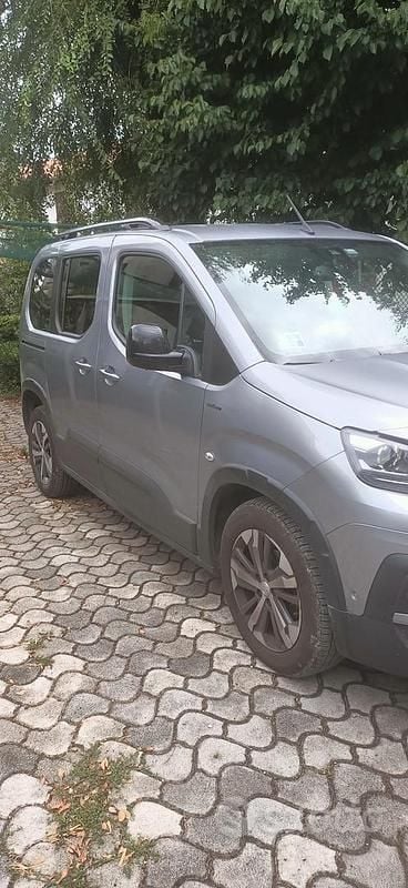Usata Peugeot Rifter GT-line 102 CV (75 kW) 2019 Grigio Monovolume