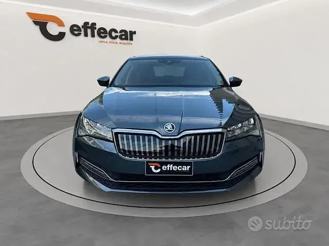 Usata Skoda Superb Executive 156 CV (114 kW) 2020 Grigio Station wagon