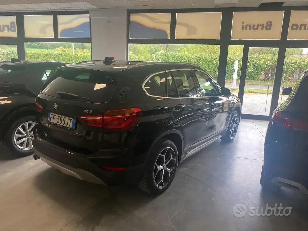 Usado BMW X1 Advantage 150 CV (110 kW) 2016 Negro SUV