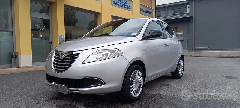 Usata Lancia Ypsilon 70 CV (51 kW) 2014 Argento Utilitaria