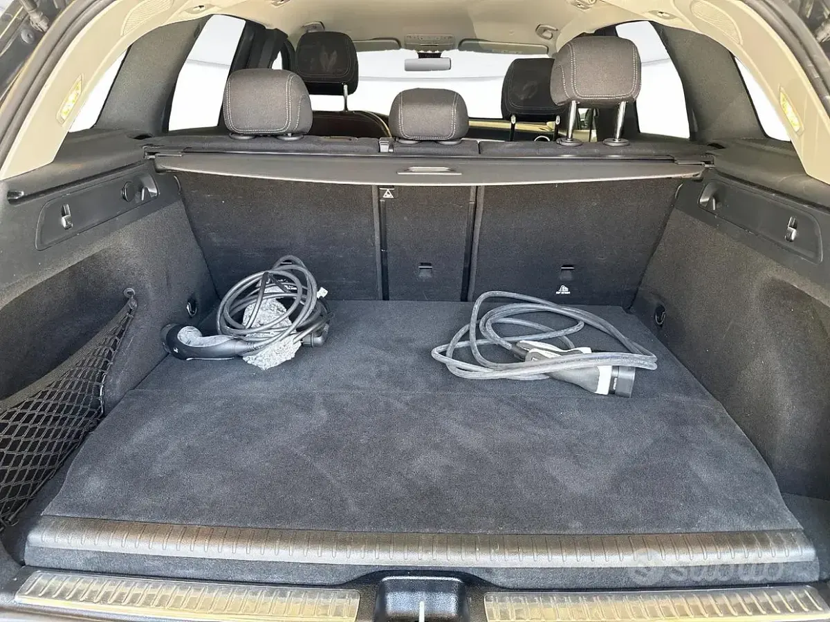 Usata Mercedes GLC300 Business 211 CV (155 kW) 2022 Nero SUV