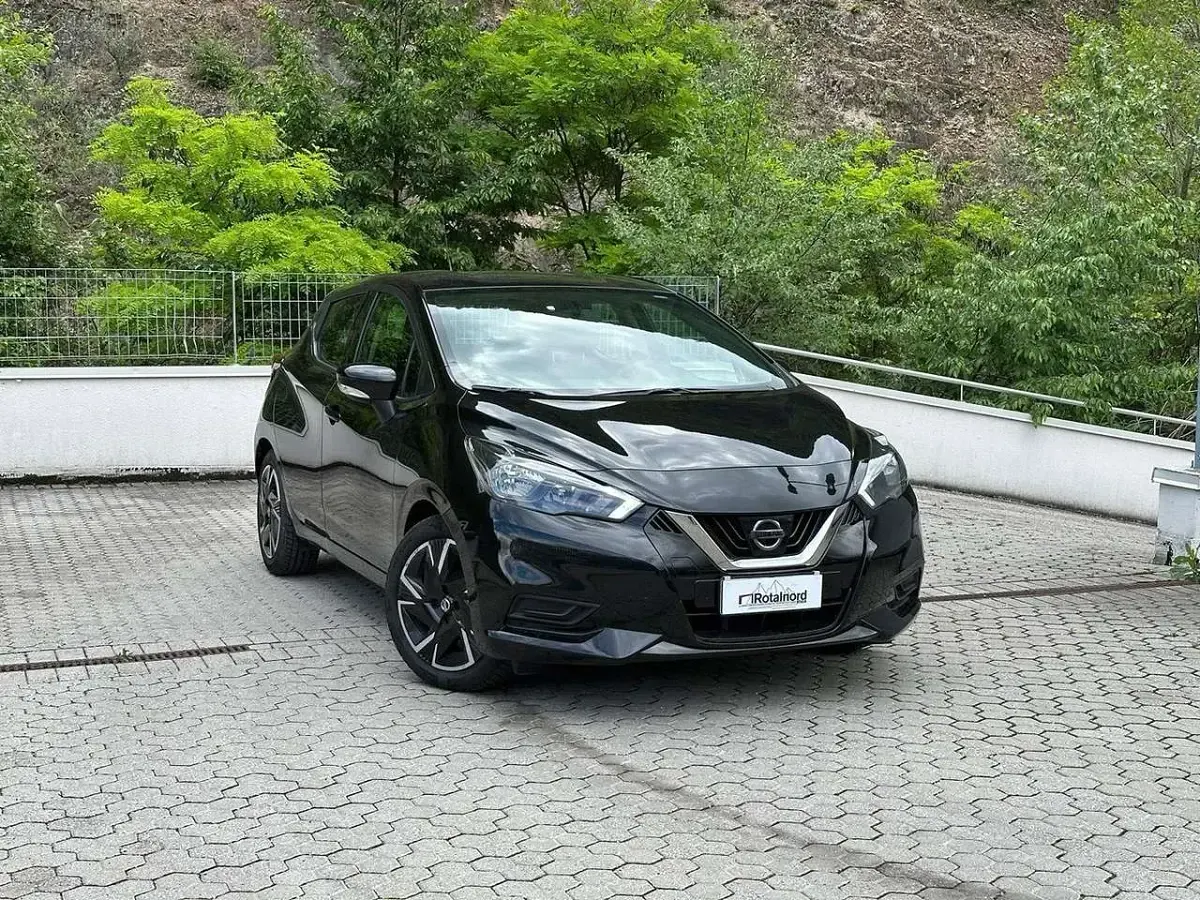 Używany Nissan Micra 90 KM (66 kW) 2021 Czarny Hatchback