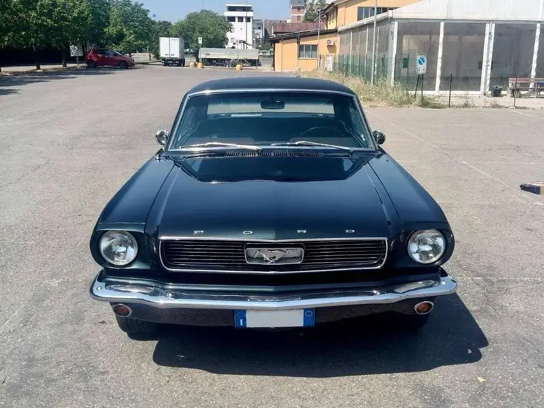 Usata Ford Mustang 280 CV (205 kW) 1966 Verde Coupé