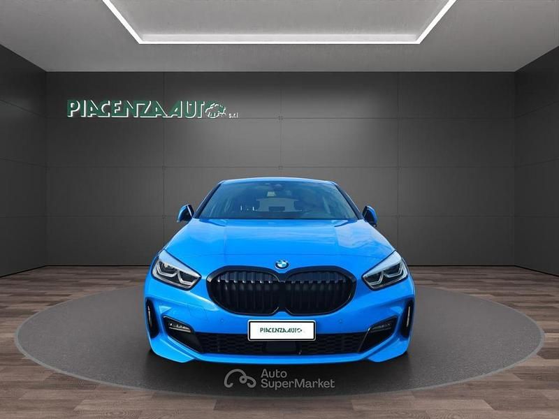 Usata BMW 118 M Sport 150 CV (110 kW) 2022 Blu/azzurro Utilitaria