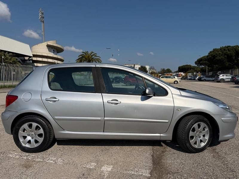 Usata Peugeot 307 88 CV (64 kW) 2006 Argento Berlina