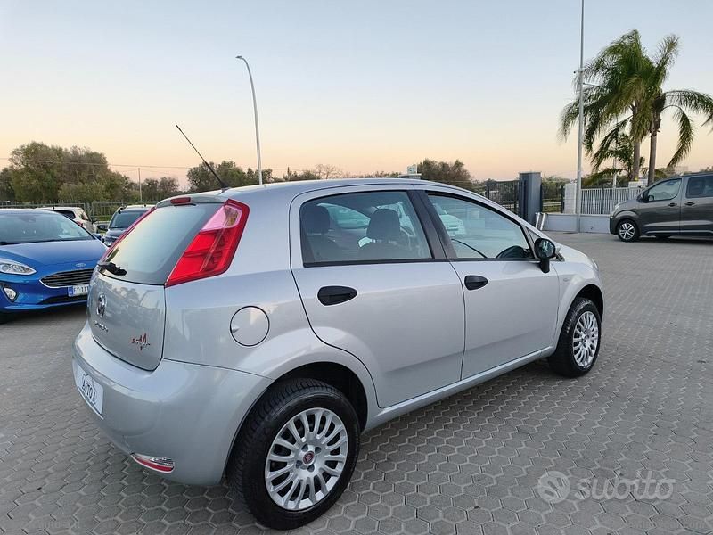 Usata Fiat Punto Street 77 CV (56 kW) 2015 Grigio Utilitaria