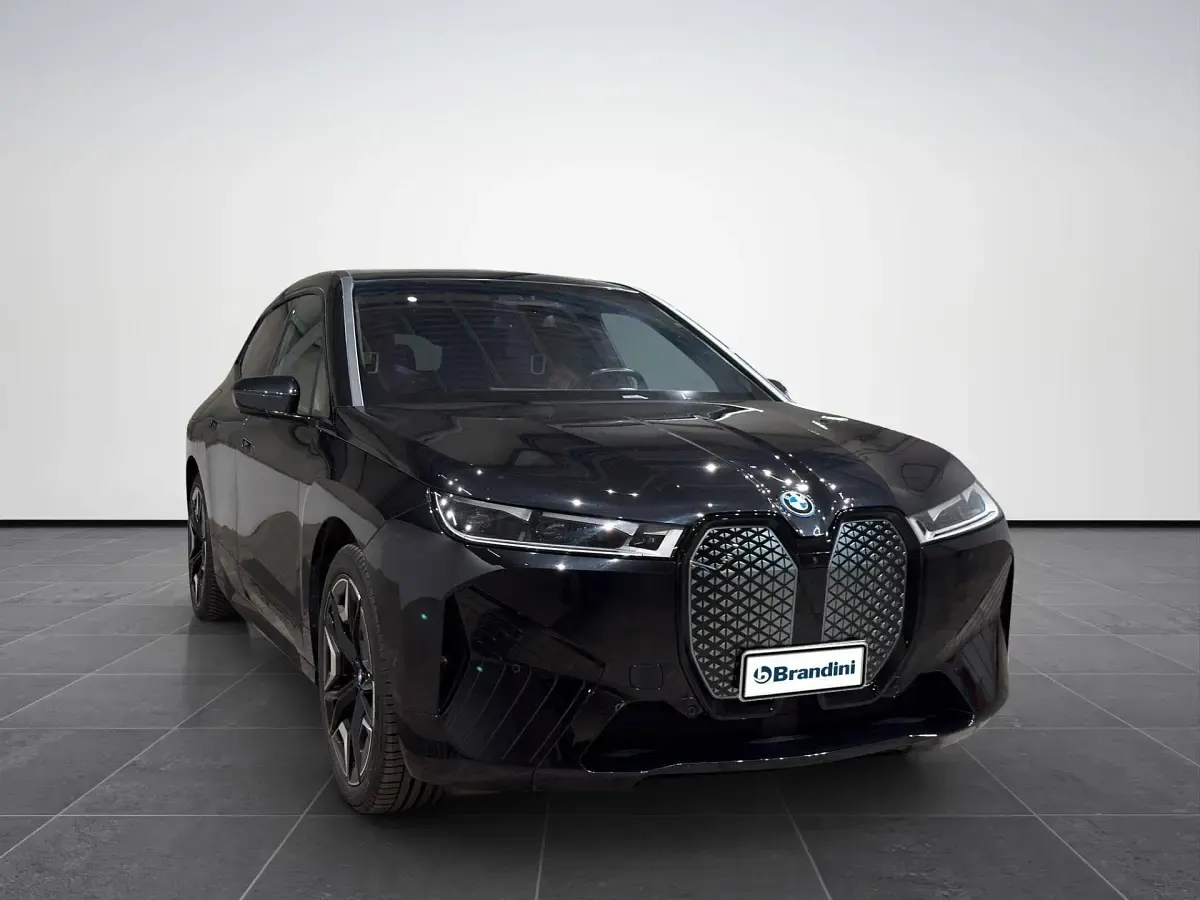 Usata BMW iX Comfort Edition 139 kW (190 CV) 2024 Nero SUV
