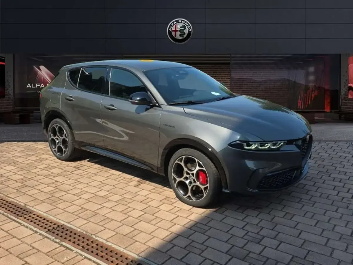 Nuova Alfa Romeo Tonale Veloce 160 CV (117 kW) 2025 Grigio scuro SUV