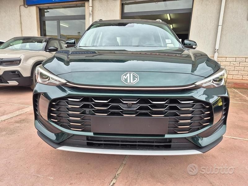 Bianco Nuova 2025 MG ZS Comfort Tre volumi | 20.700 € (Ottimo prezzo) - Immagine 1/4