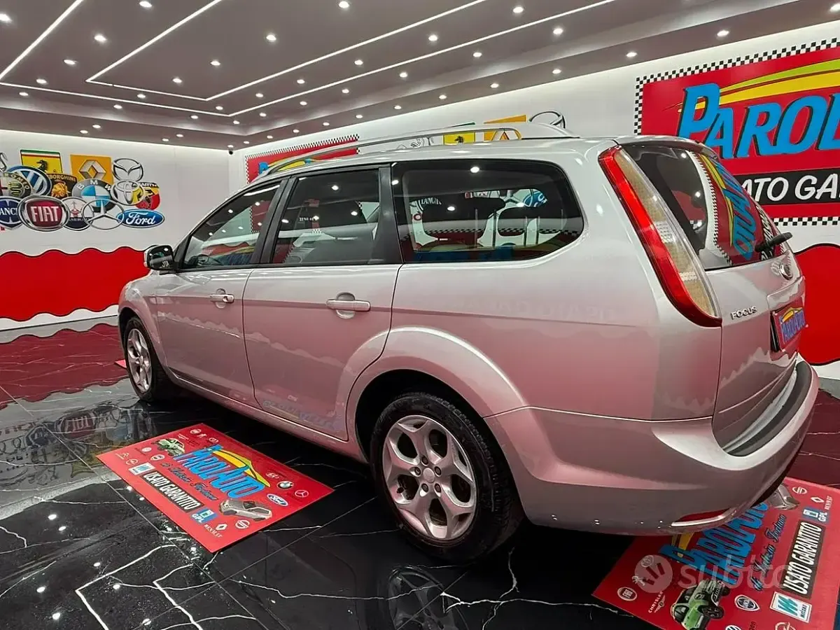 Usata Ford Focus 109 CV (80 kW) 2009 Grigio Station wagon